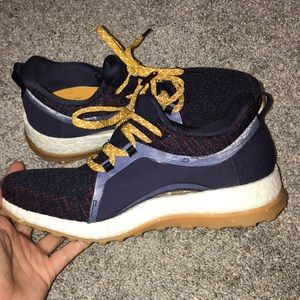 Women’s pure boost Adidas, size 7